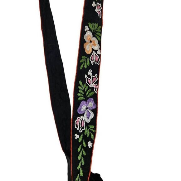 Moyna hand crafted suede bag embroidered beaded floral strap crossbody black NEW - Picture 4 of 10